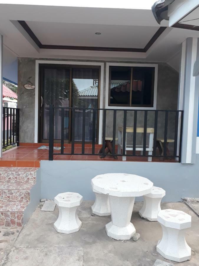 Poopreaw Koh Larn Apartamento Exterior foto