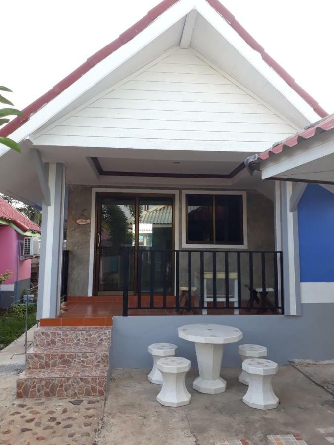 Poopreaw Koh Larn Apartamento Exterior foto