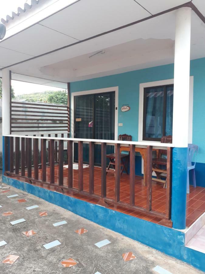 Poopreaw Koh Larn Apartamento Exterior foto