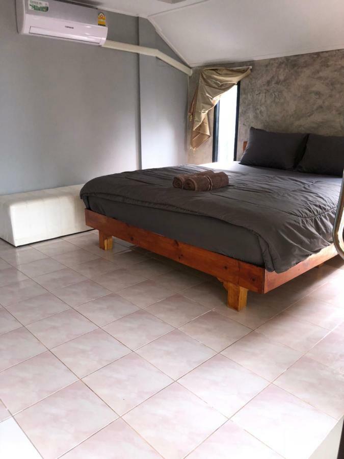 Poopreaw Koh Larn Apartamento Exterior foto
