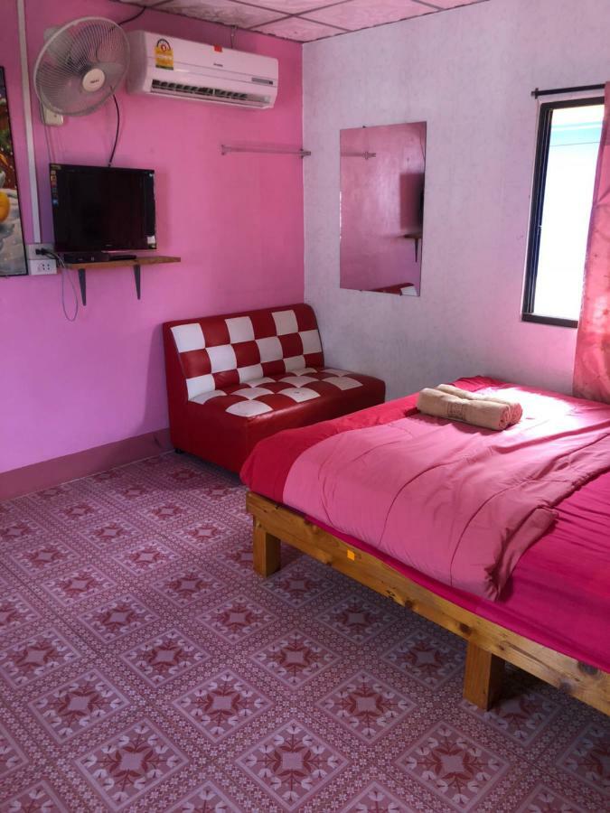 Poopreaw Koh Larn Apartamento Exterior foto