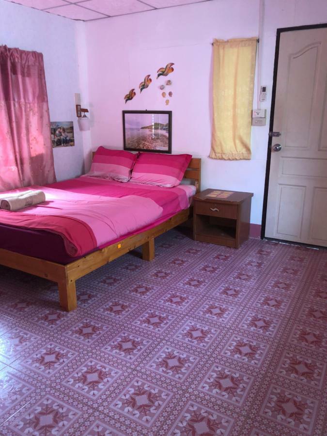 Poopreaw Koh Larn Apartamento Exterior foto