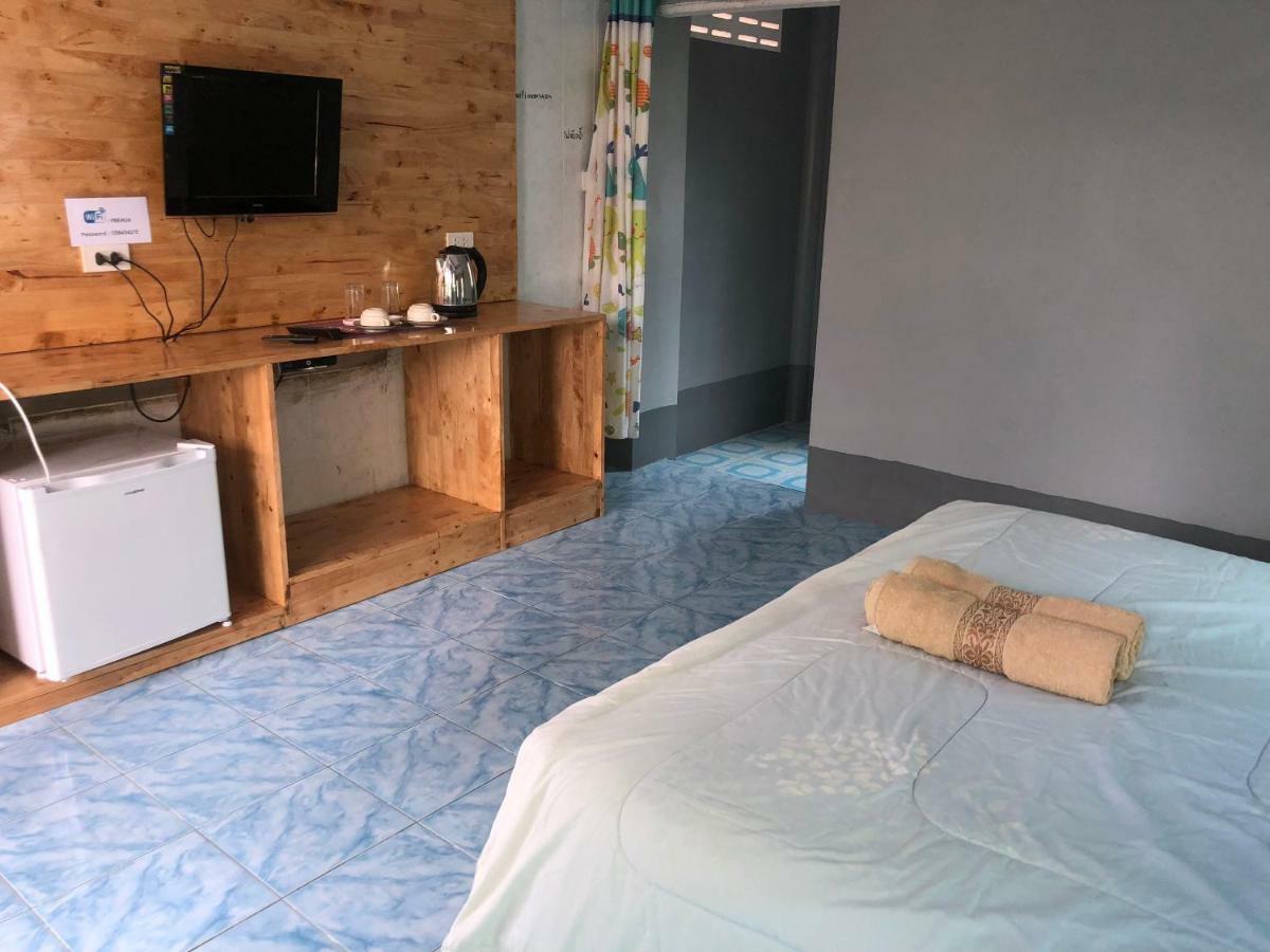 Poopreaw Koh Larn Apartamento Exterior foto