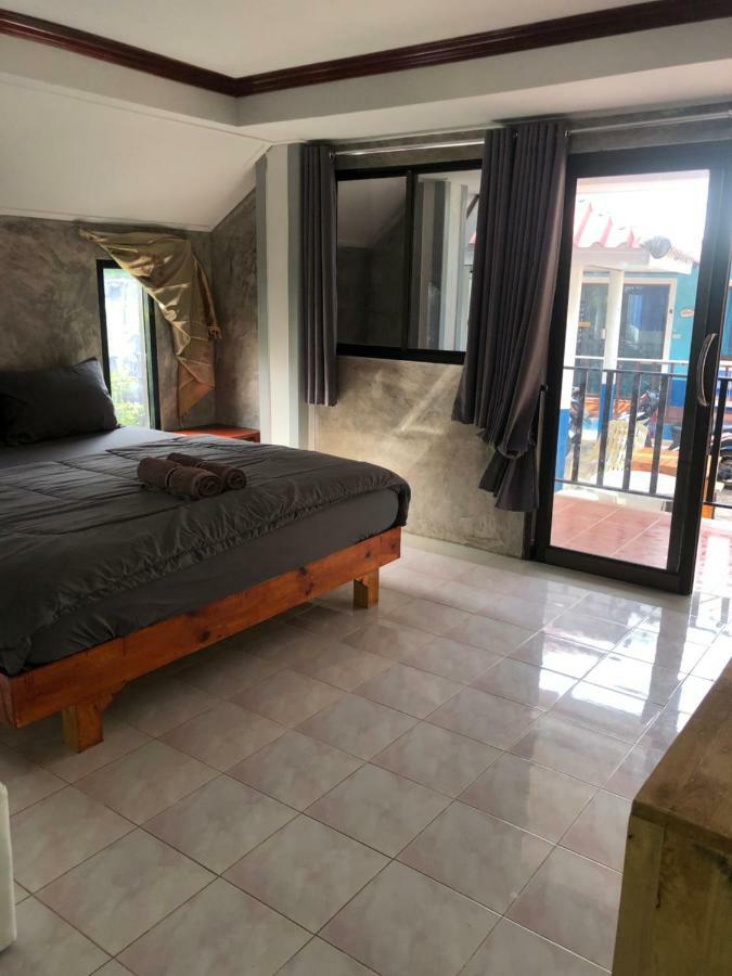 Poopreaw Koh Larn Apartamento Exterior foto