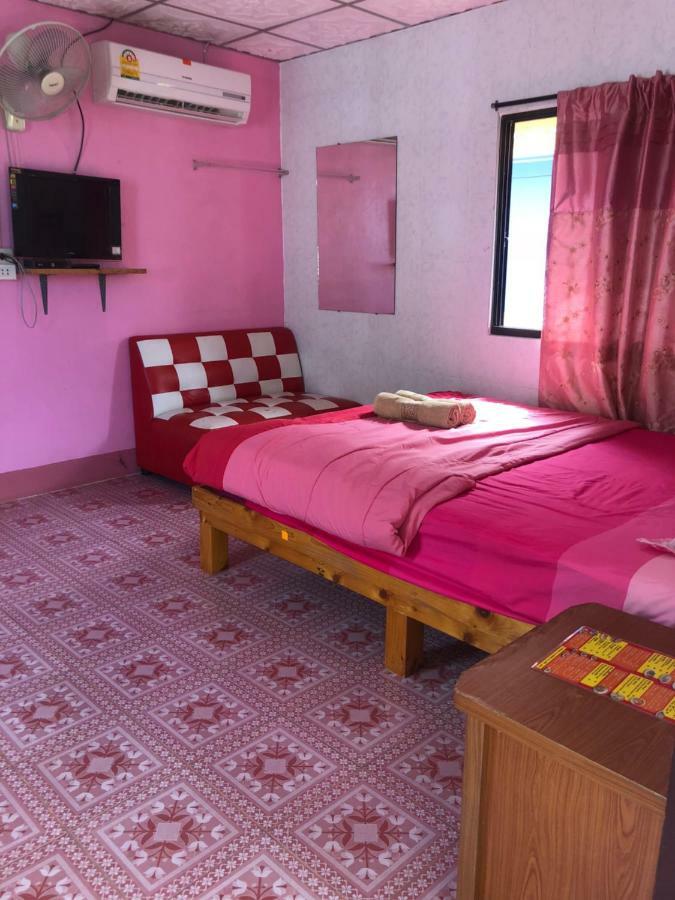 Poopreaw Koh Larn Apartamento Exterior foto